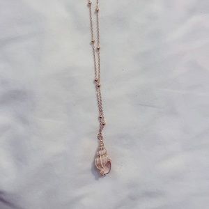 Beach shell pendant gold